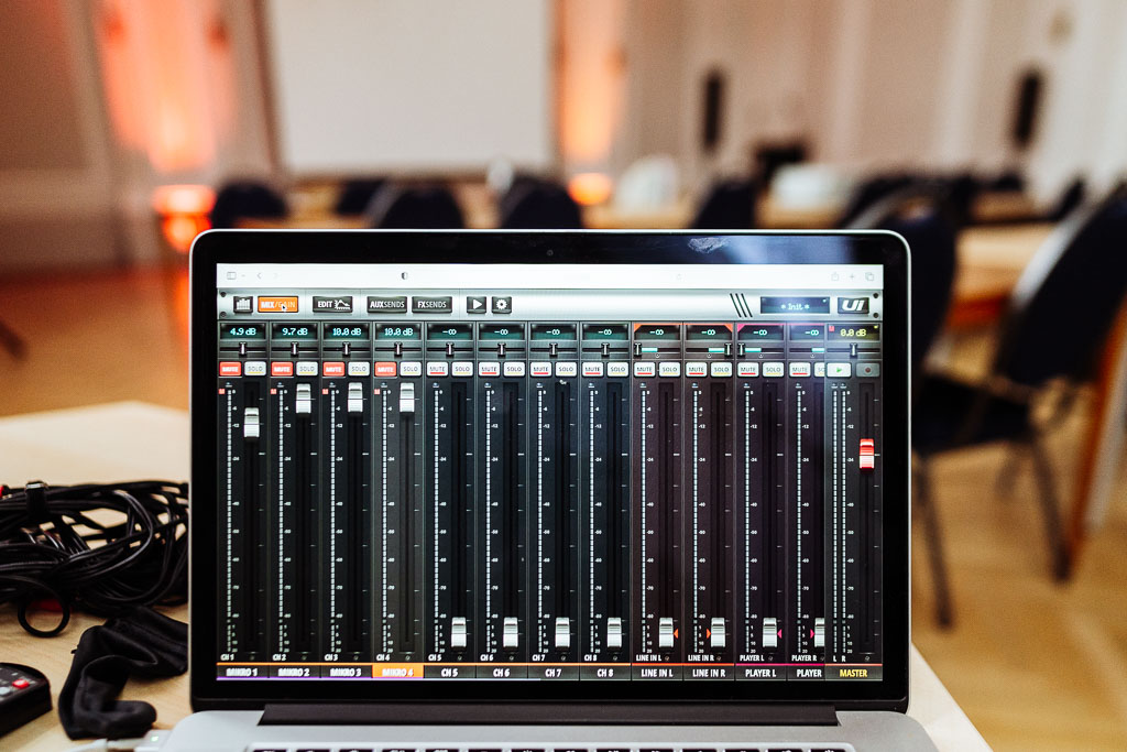 mixer, sound mixer, laptop, Veranstaltungstechnik