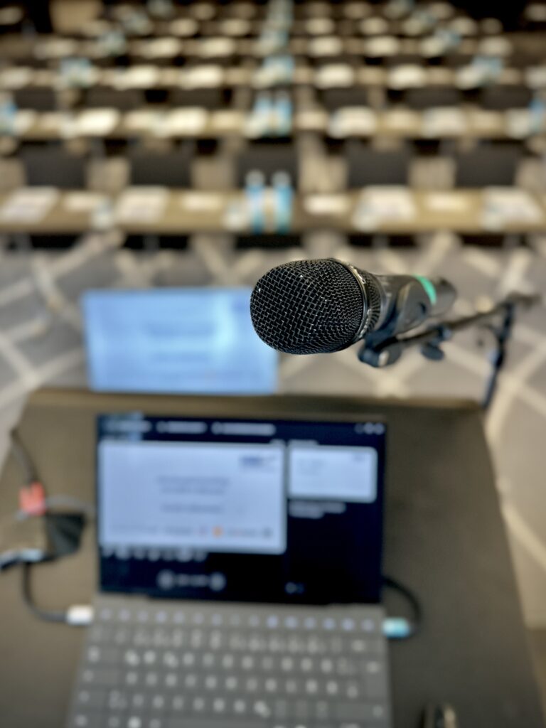 Funkmikrofon auf Jahreshaupversammlung 