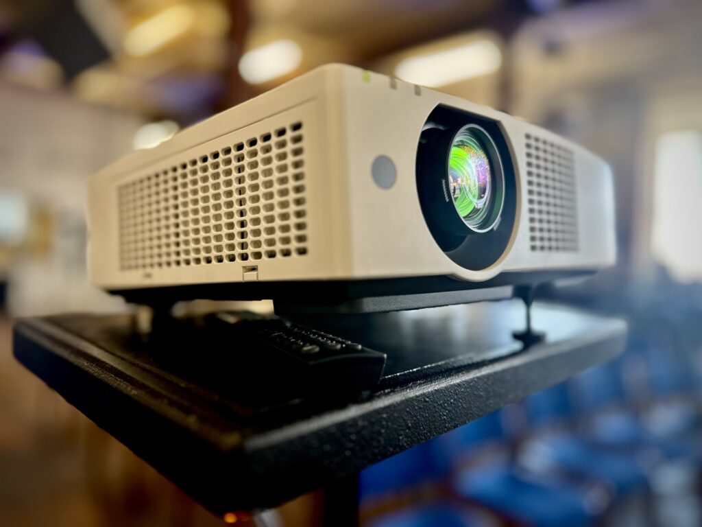 Laserbeamer, Videobeamer, Beamer, Konferenztechnik Leipzig, Beamer Verleih Leipzig